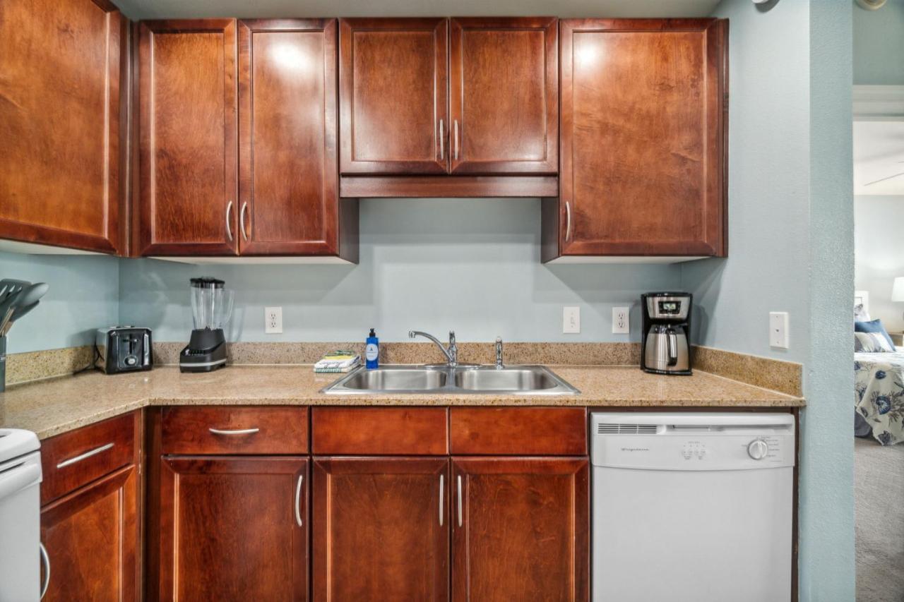 Keep It Beachy At Laketown Wharf #611 By Nautical Properties Vacation Rentals Panama City Beach Exterior photo