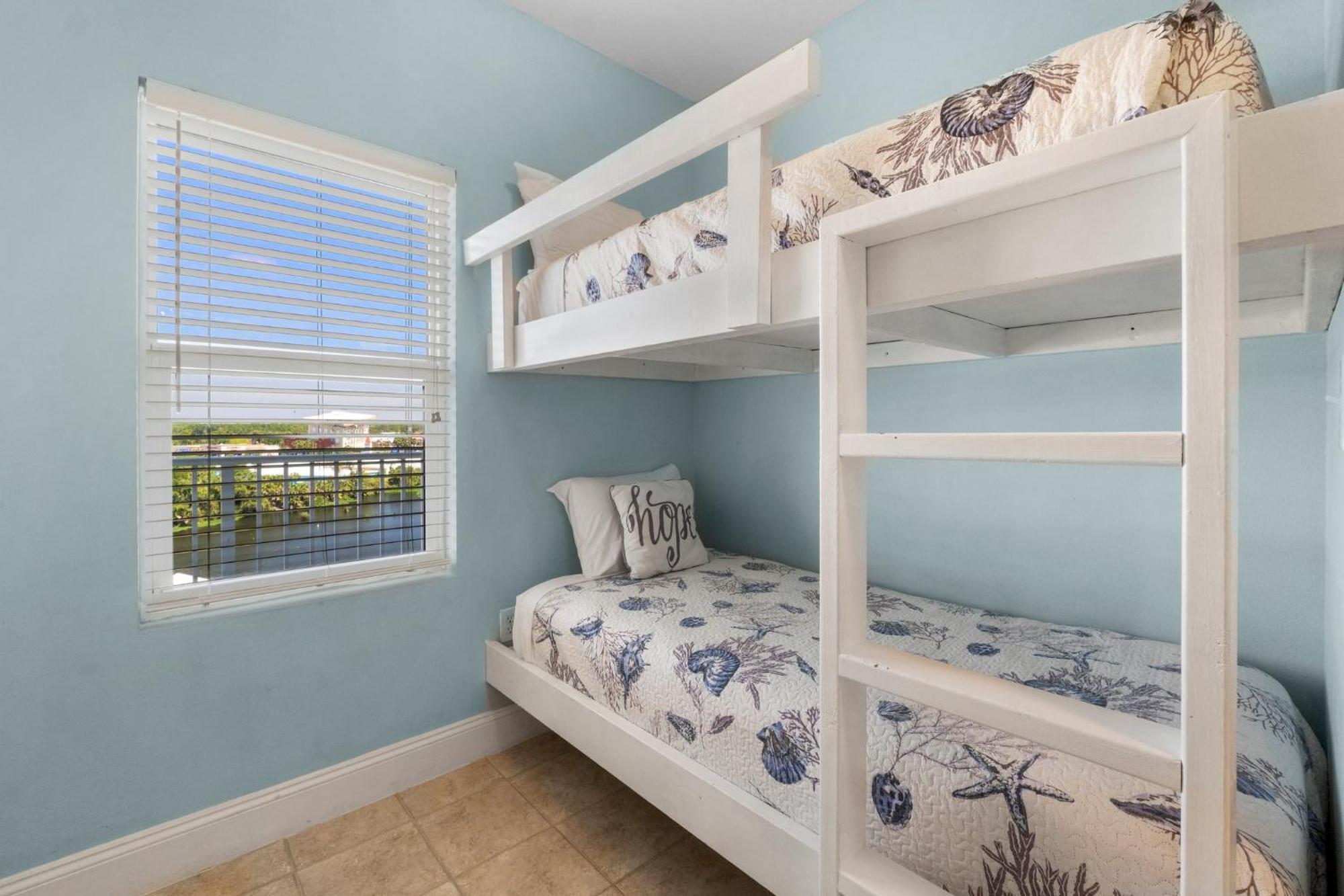 Keep It Beachy At Laketown Wharf #611 By Nautical Properties Vacation Rentals Panama City Beach Exterior photo